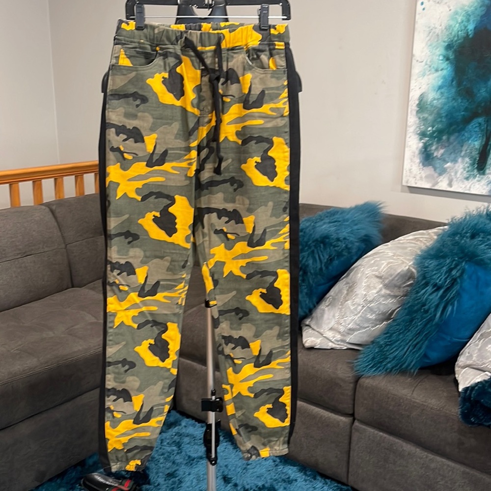 Camouflage drawstring pants